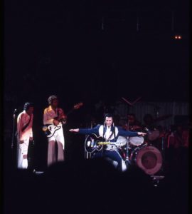 1975, august 19, Elvis live at Las Vegas02