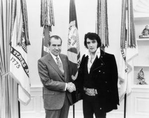 circa 1970:  American singer and actor Elvis Aron Presley (1935 - 1977) meets 37th president of the United States Richard Milhous Nixon (1913 - 1994).  (Photo by MPI/Getty Images)